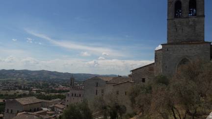 Arrière de la cathédrale et de la vieille ville d'en haut