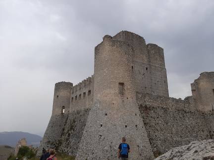 Rocca Calascio の城にクローズ アップ